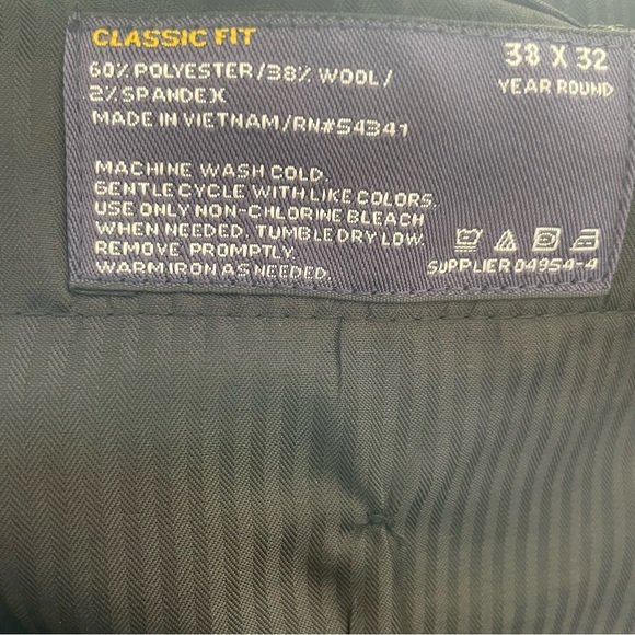 Stafford Black Travel Classic Fit Year Round Flat Front Wool Blend Pants… - Picture 7 of 7